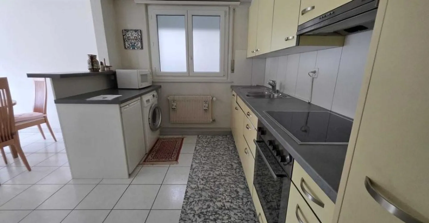 4-Zimmer-Wohnung im 1. Stock mit Aufzug - Foto 4 von 9