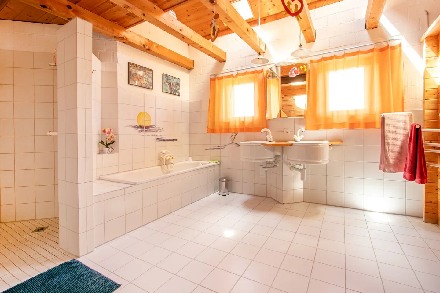 Vivere in modo unico - Ampia casa unifamiliare con 8 stanze e tanto fascino - Foto 13 di 16