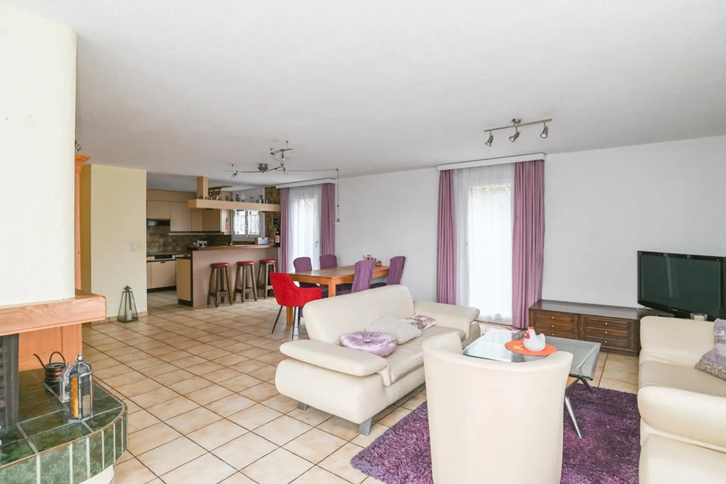 Ampio appartamento con terrazza e studio separato - Foto 5 di 15