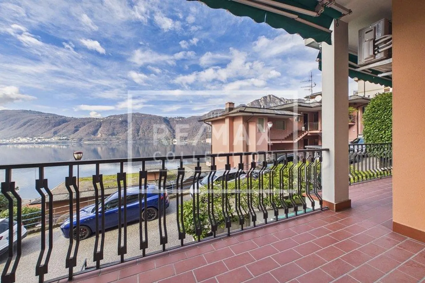 Refined apartment with a magnificent view of Lake Lugano - Photo 4 of 13