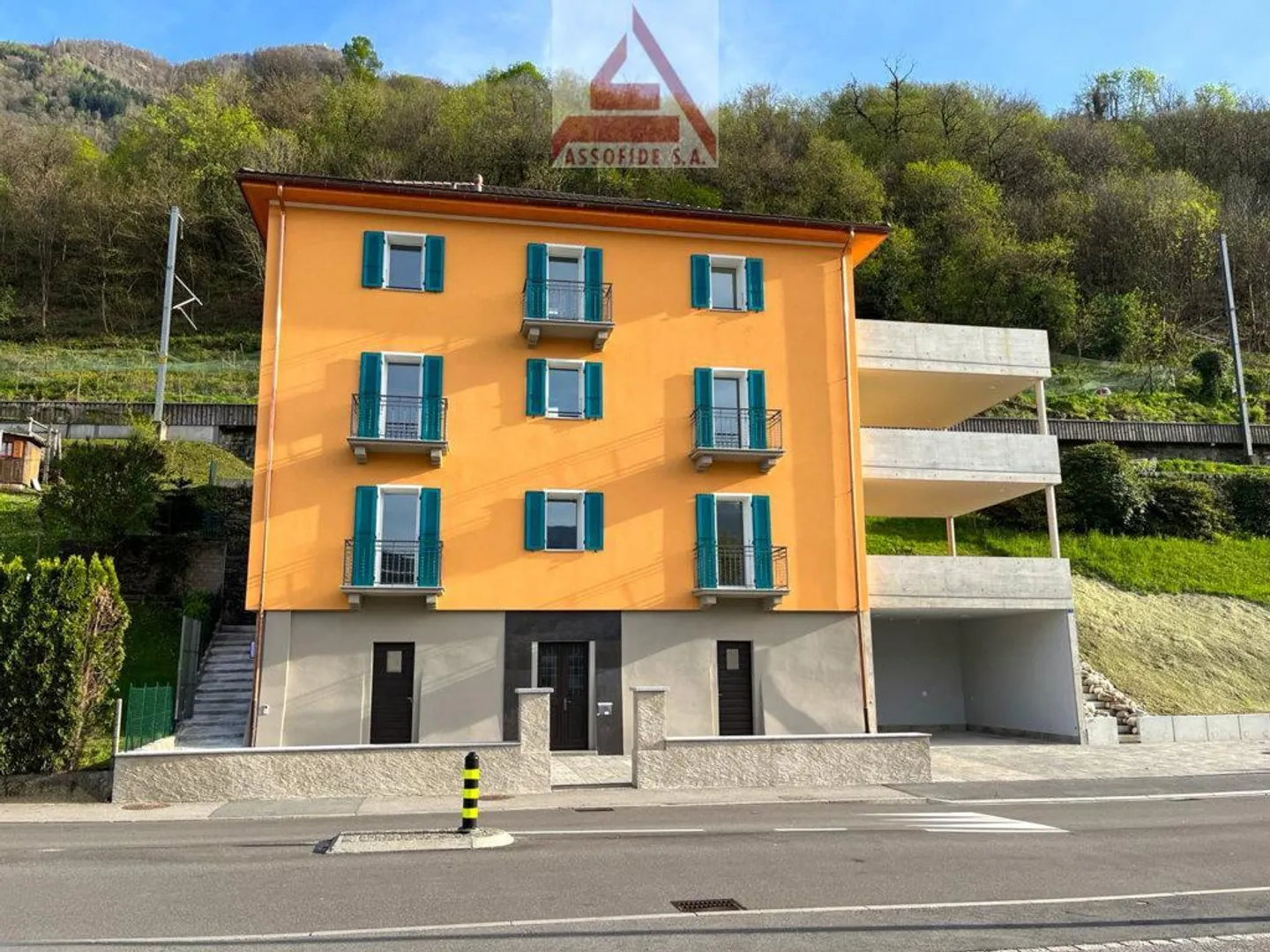Geräumige 3.5 - Zimmerwohnung / Spazioso appartamento di 3.5 locali - Foto 4 von 4