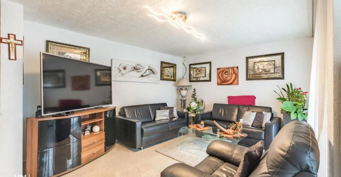 Living with Comfort and View - 4.5-Room Apartment in the Best Location of Visp - Photo 1 of 12