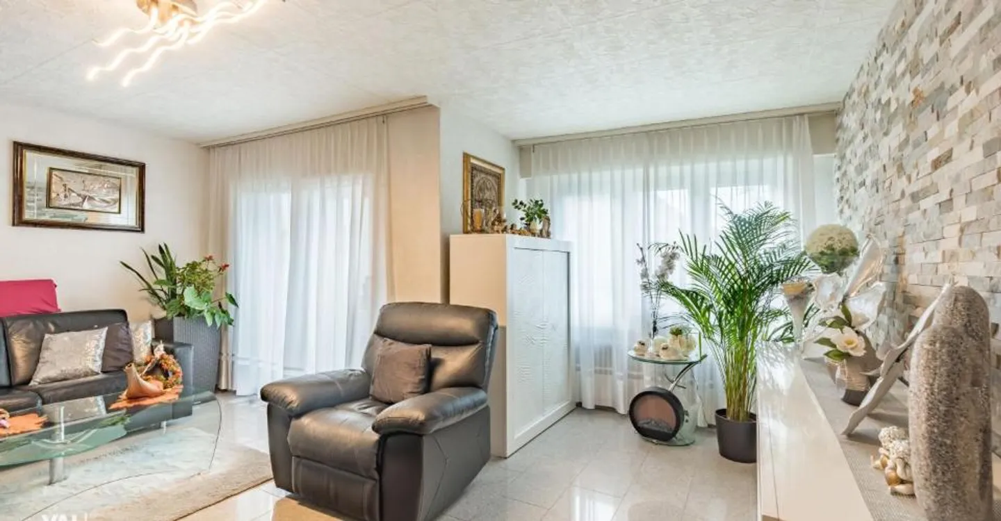 Living with Comfort and View - 4.5-Room Apartment in the Best Location of Visp - Photo 2 of 12