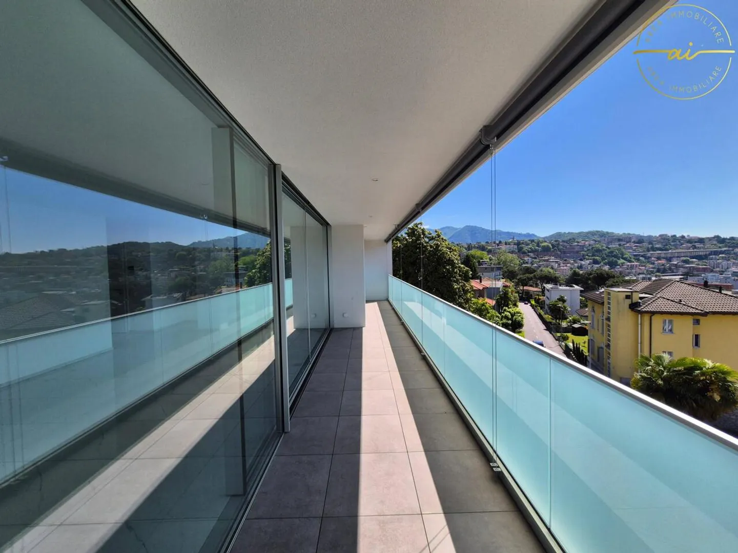 LUMINOSO APPARTAMENTO DI 4.5 LOCALI CON TERRAZZA A VACALLO - Foto 1 di 13