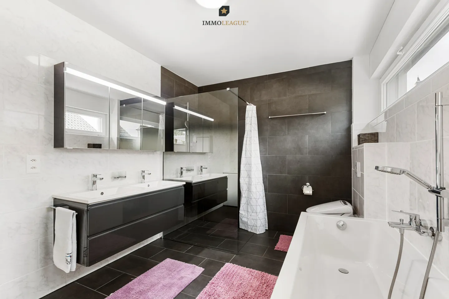 Superbe maison double familiale dans un emplacement calme - Photo 6 sur 8