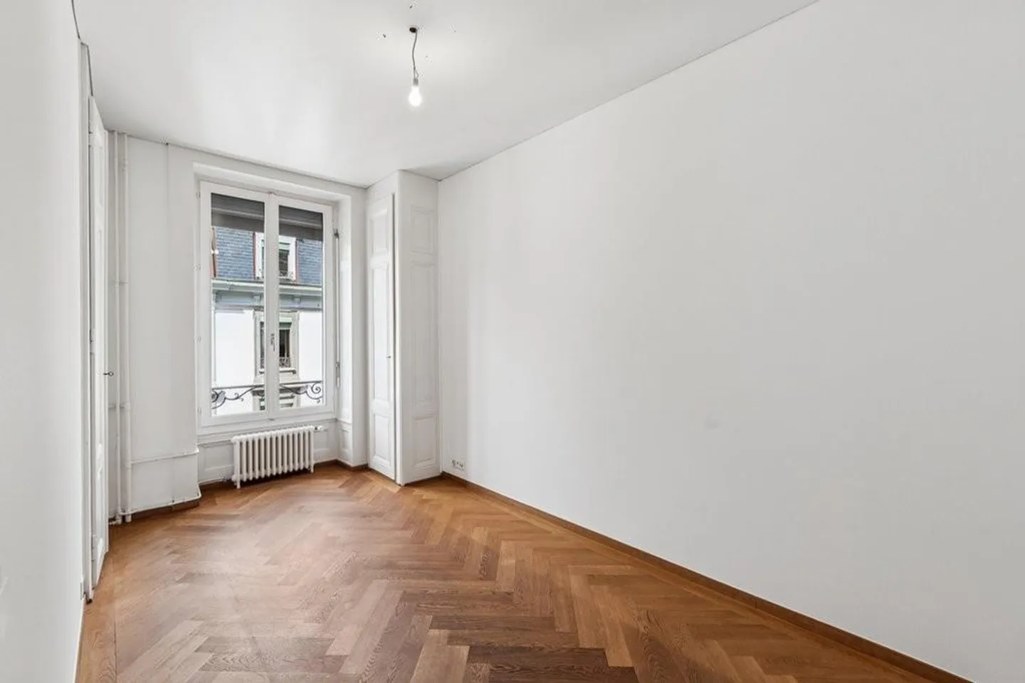 Splendid 8-room apartment near the Russian church - Photo 7 of 10