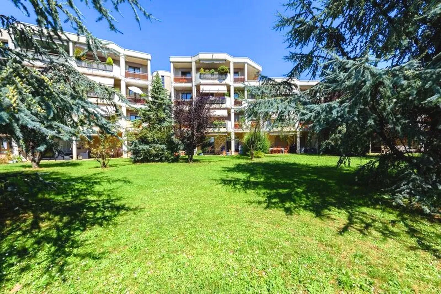 Apartment for rent - Photo 10 of 11
