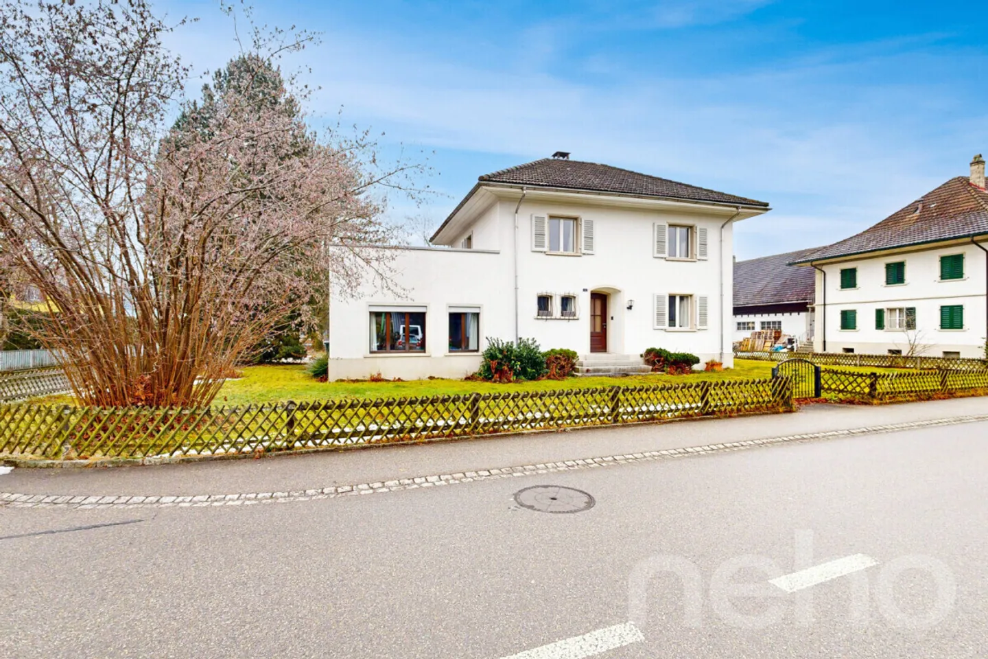 Maison individuelle familiale avec grand terrain - Photo 3 sur 13