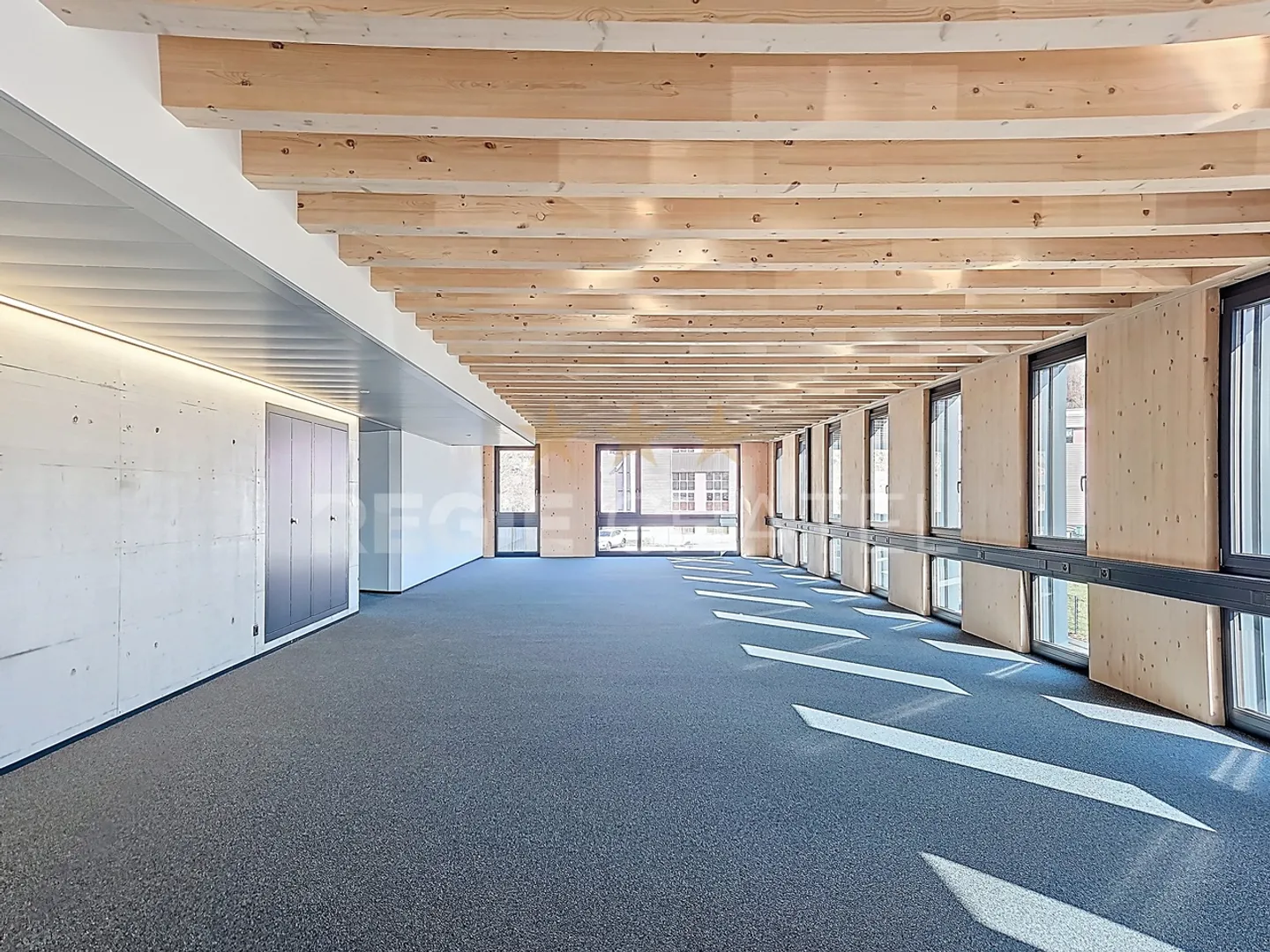 2 DERNIERS ESPACES COMMERCIAUX - Photo 2 sur 3