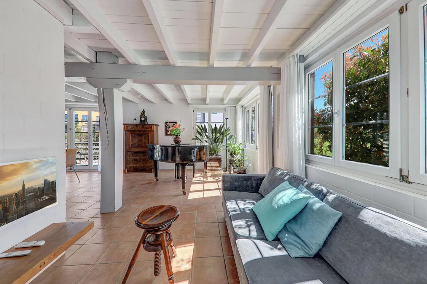 Idyllic garden with large biotope: Semi-detached 5.5-room house - Photo 6 of 14