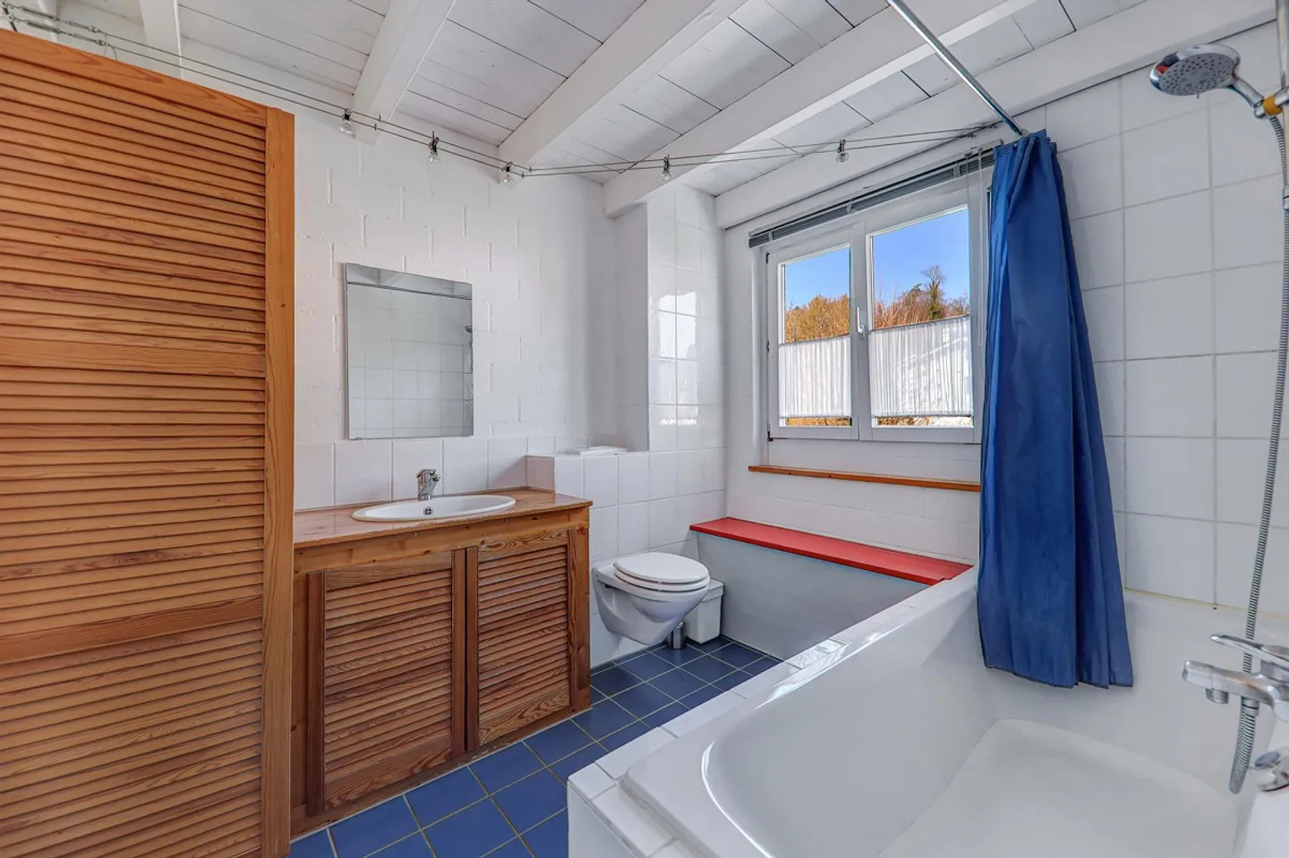 Idyllic garden with large biotope: Semi-detached 5.5-room house - Photo 13 of 14