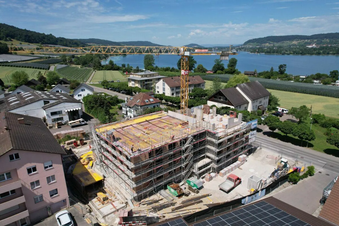Elegante appartamento di 4.5 locali con finiture di pregio vicino al lago - Foto 9 di 11