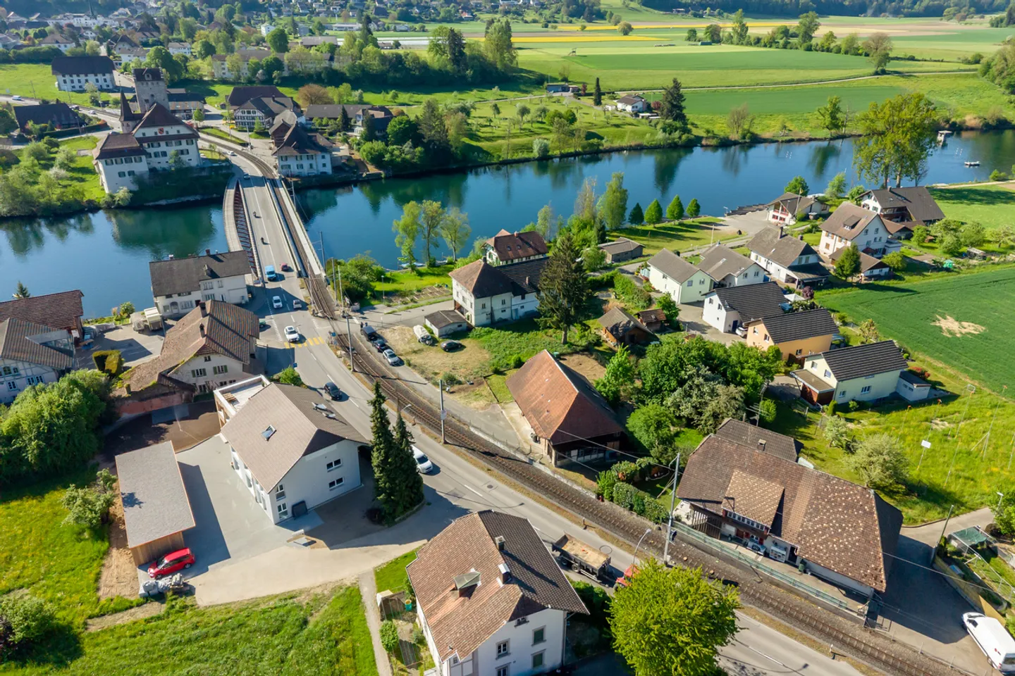 Maison Résidentielle Historique - Rénovée et Proche de la Rivière - Photo 2 sur 11
