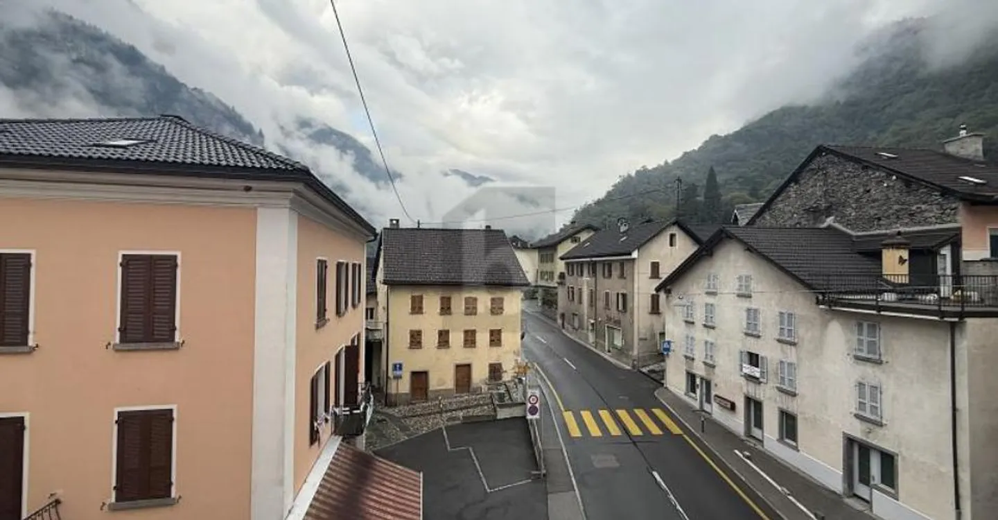 GERÄUMIG MIT BLICK - Foto 2 von 5