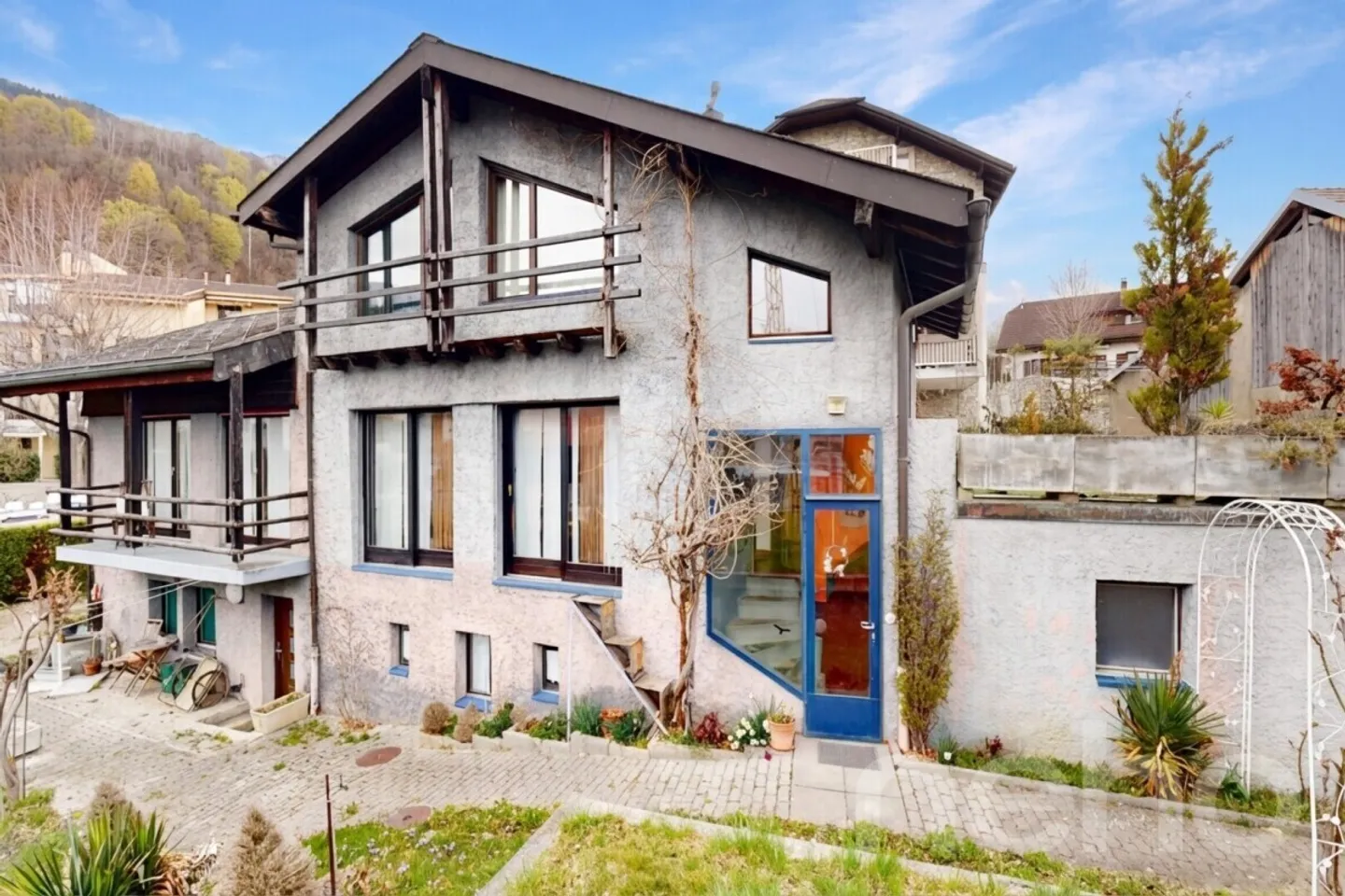 Casa unica con studio indipendente e grande potenziale a Savièse - Foto 2 di 13