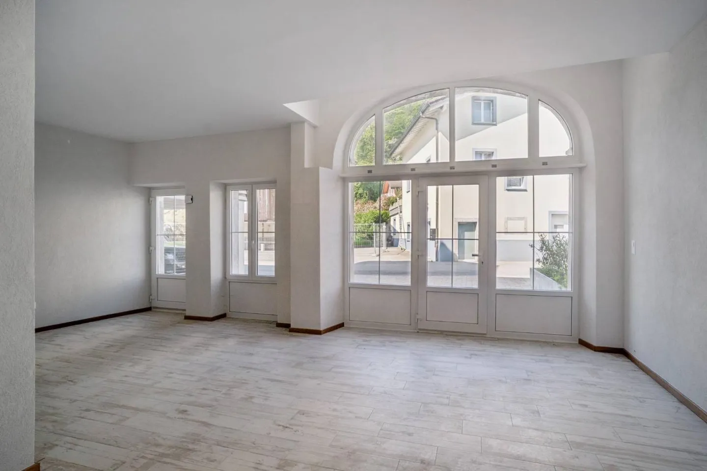 Duplex mit 4,5 Zimmern mit Charakter in einer kleinen WEG - Foto 1 von 6