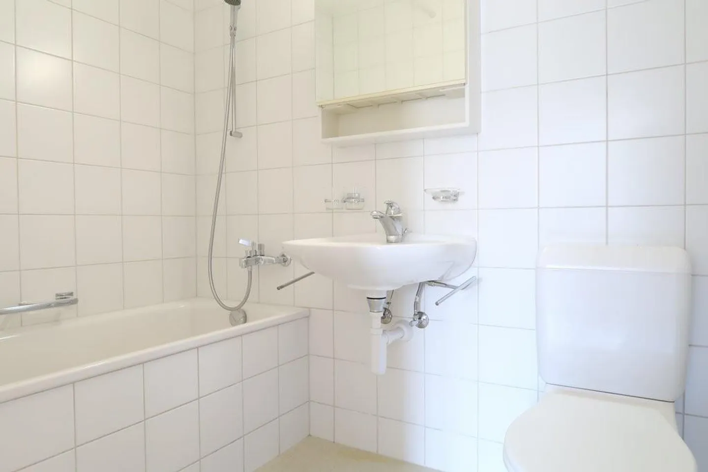 Your new home in Rubigen! - Photo 3 of 8