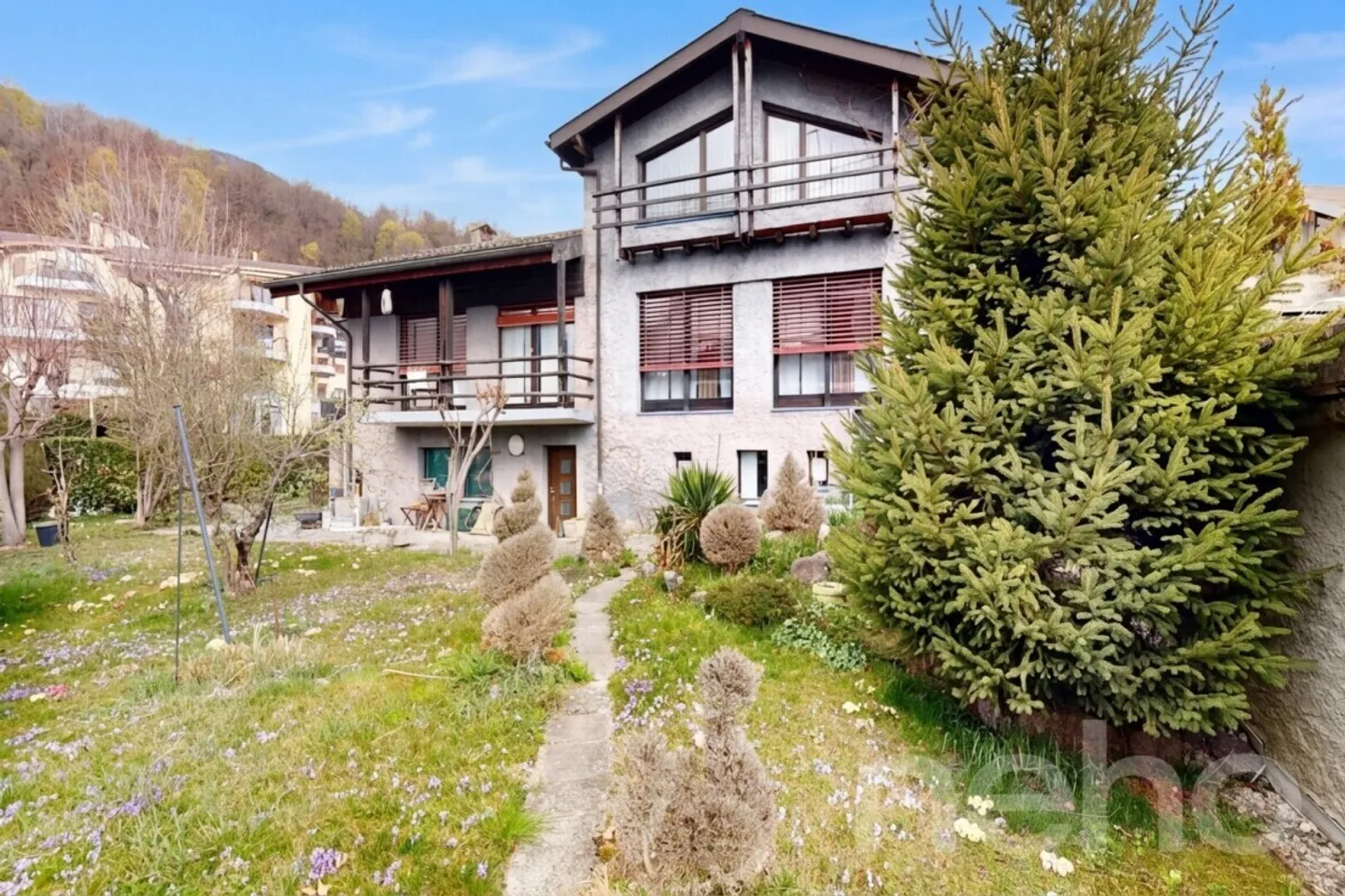 Casa unica con studio indipendente e grande potenziale a Savièse - Foto 3 di 13