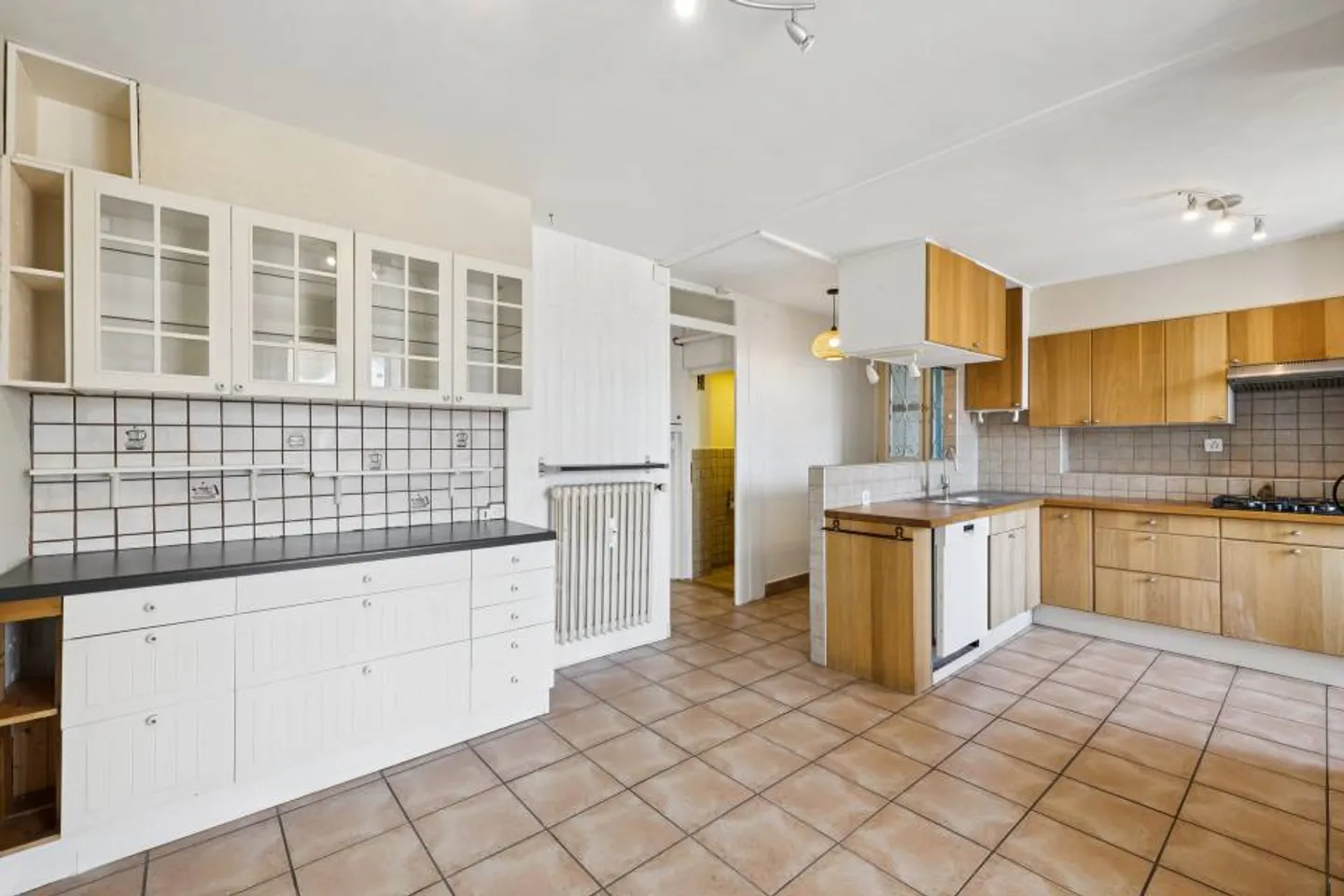 Magnificent Duplex with 4 Rooms and Private Garden - Photo 4 of 13