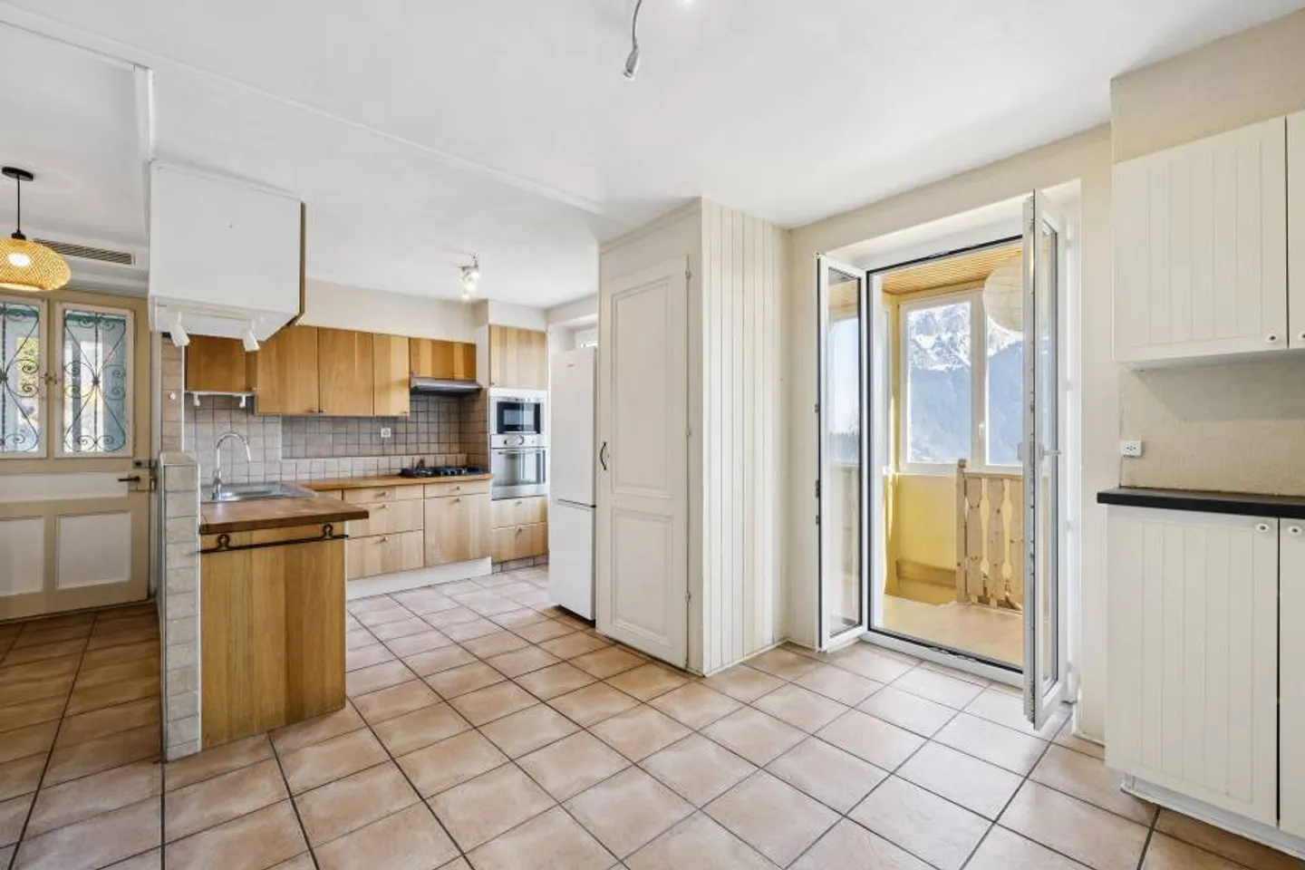 Magnificent Duplex with 4 Rooms and Private Garden - Photo 1 of 13