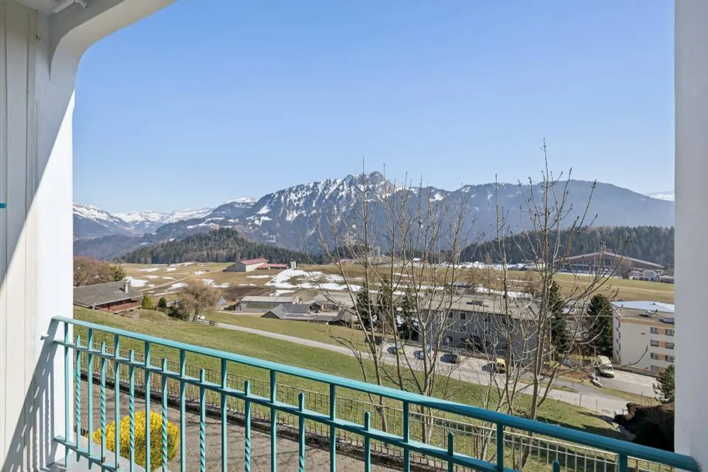 Magnificent Duplex with 4 Rooms and Private Garden - Photo 9 of 13