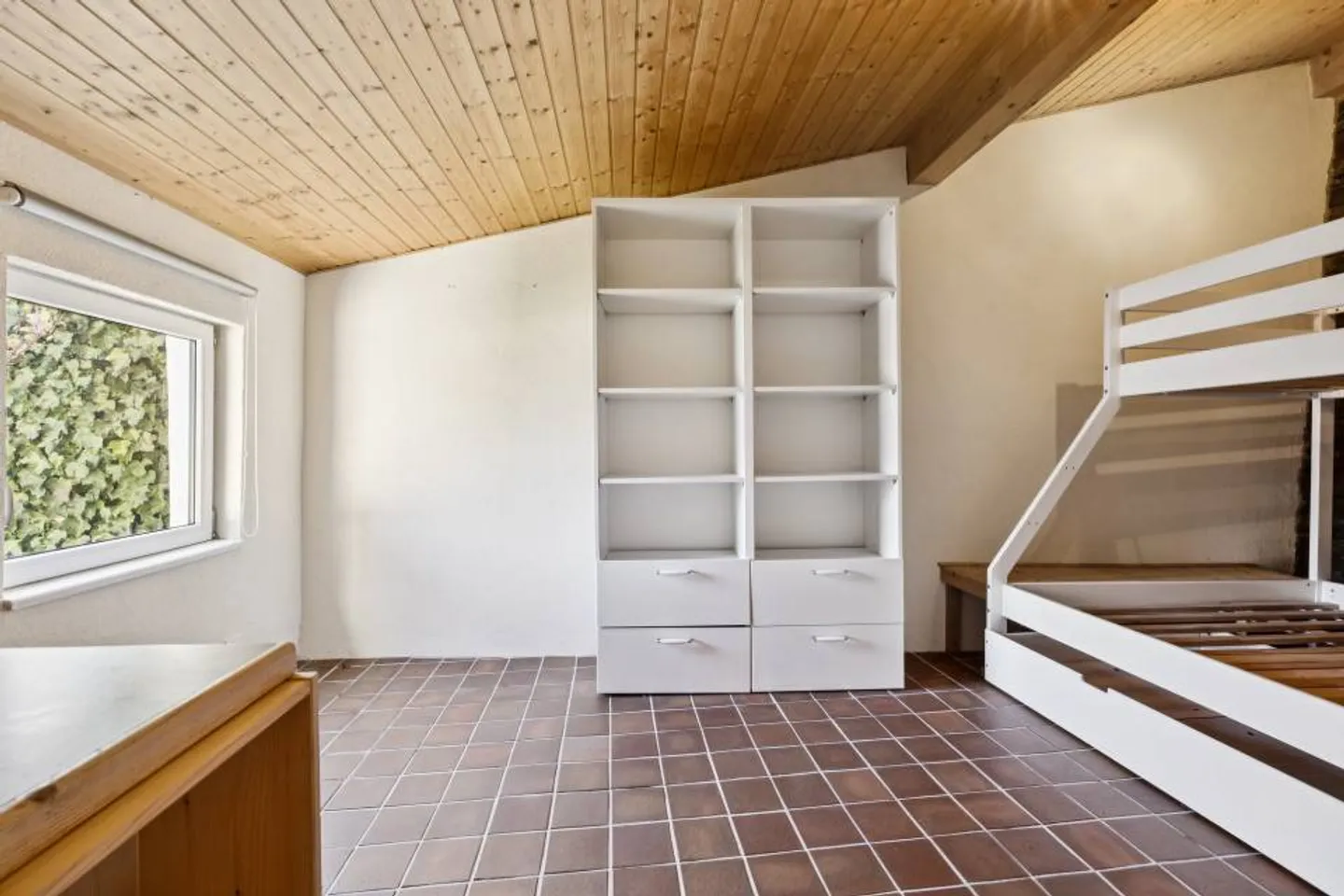 Magnificent Duplex with 4 Rooms and Private Garden - Photo 11 of 13