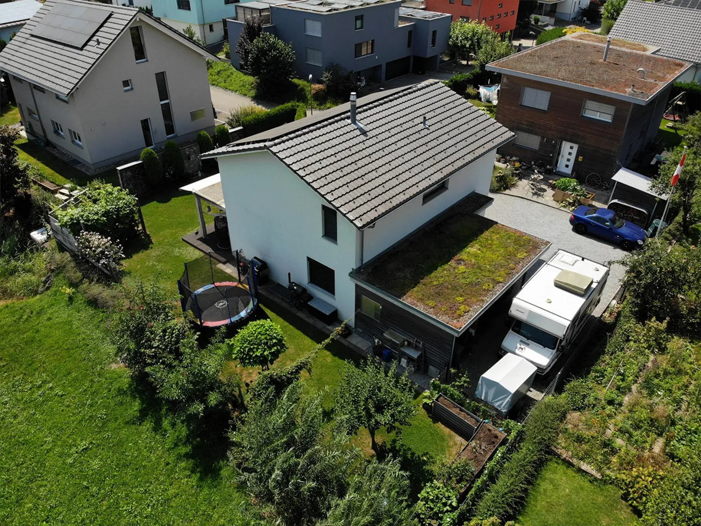 Minergie-Eco 5½-Room Single-Family House in a Quiet Location - Photo 1 of 21