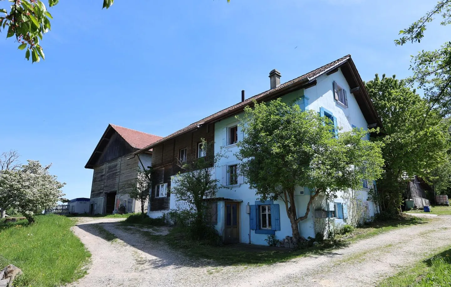 Esclusivo - Incantevole casa con 7,5 stanze e 2.000 m2 di terreno - Foto 1 di 13