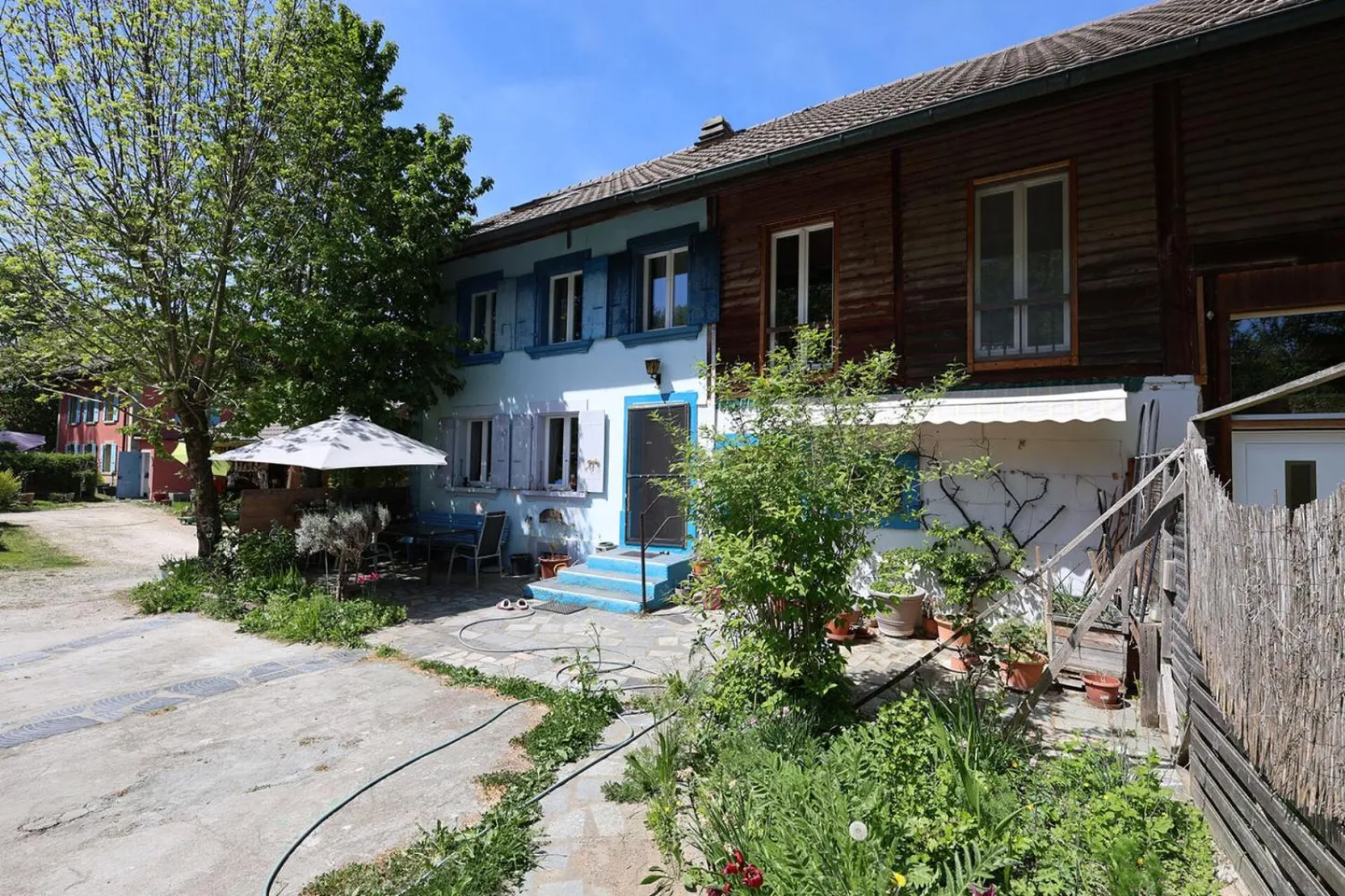 Esclusivo - Incantevole casa con 7,5 stanze e 2.000 m2 di terreno - Foto 3 di 13