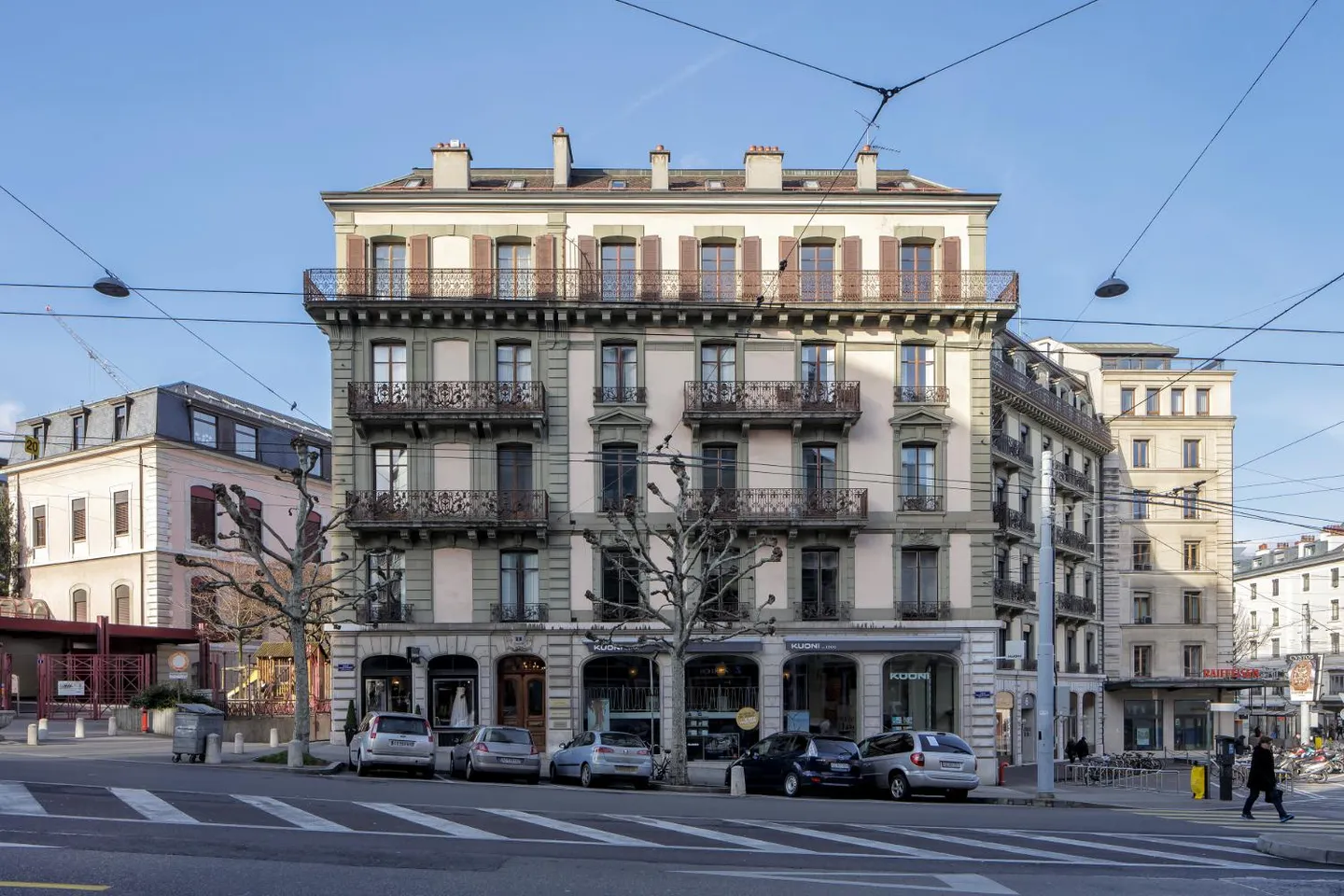 5-room apartment - Photo 1 of 9