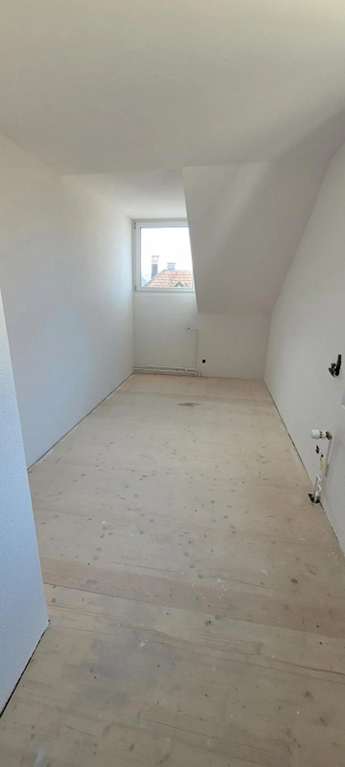 Renovated room with kitchenette - Photo 3 of 4