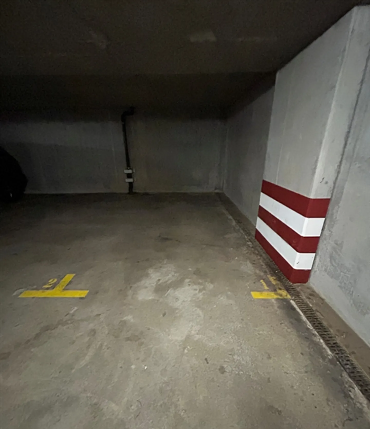 Place de parking extérieure à louer - Photo 2 sur 2