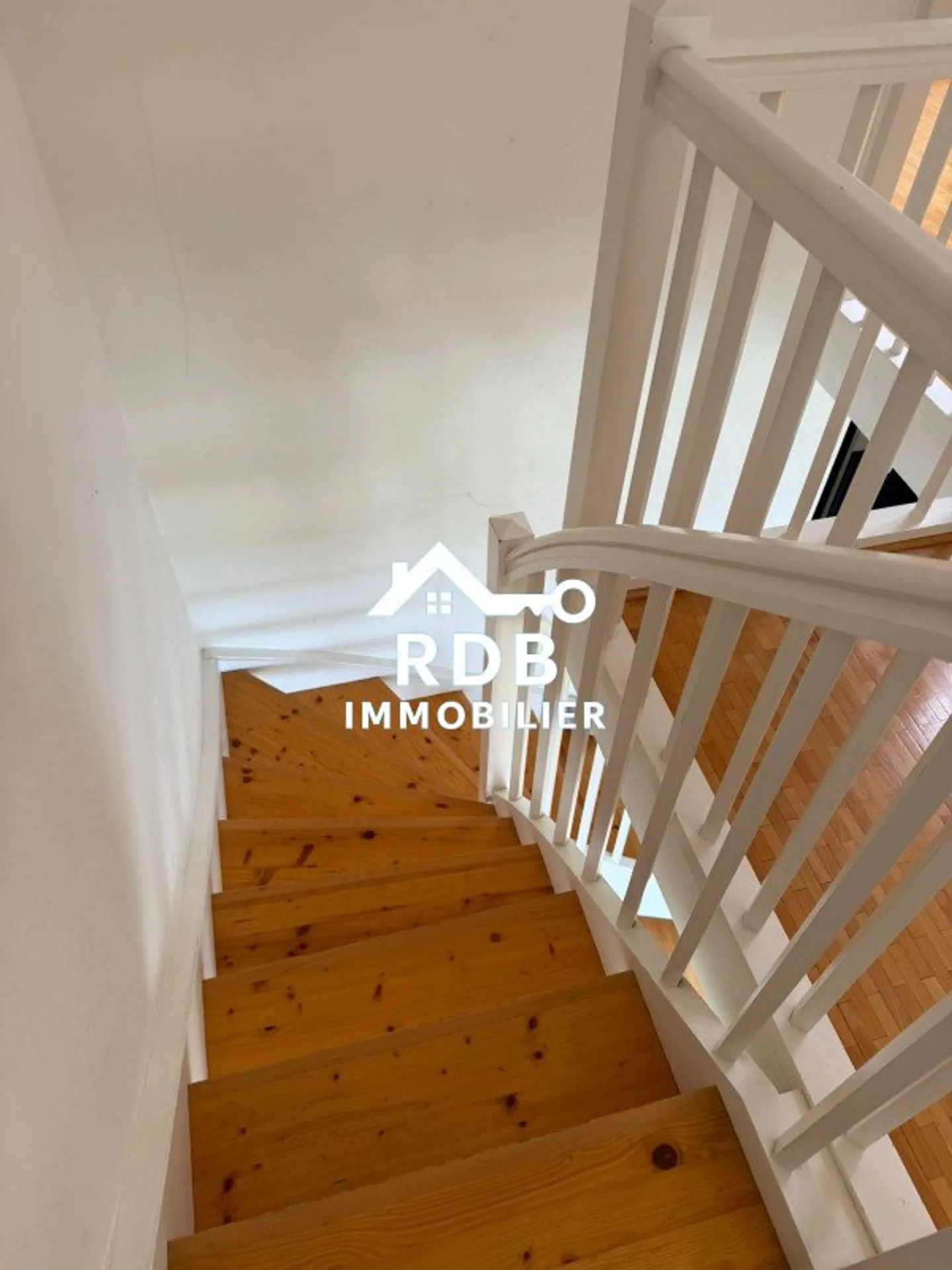 Appartement lumineux de 4,5 pièces - Photo 2 sur 12