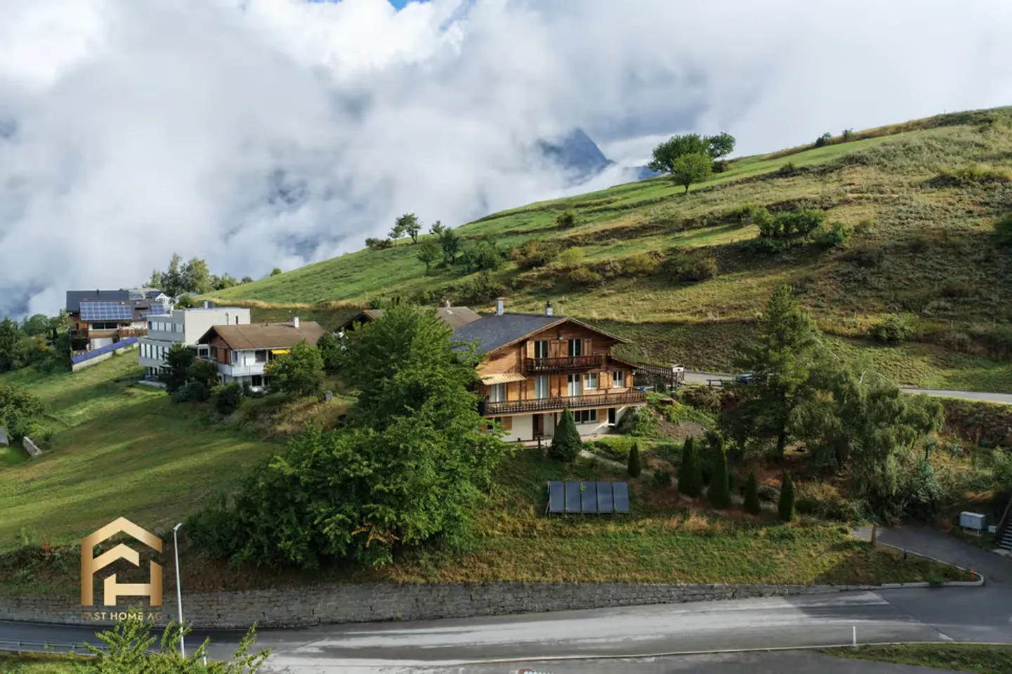 Partially renovated chalet with 4 residential units for sale in Bürchen - Photo 5 of 13
