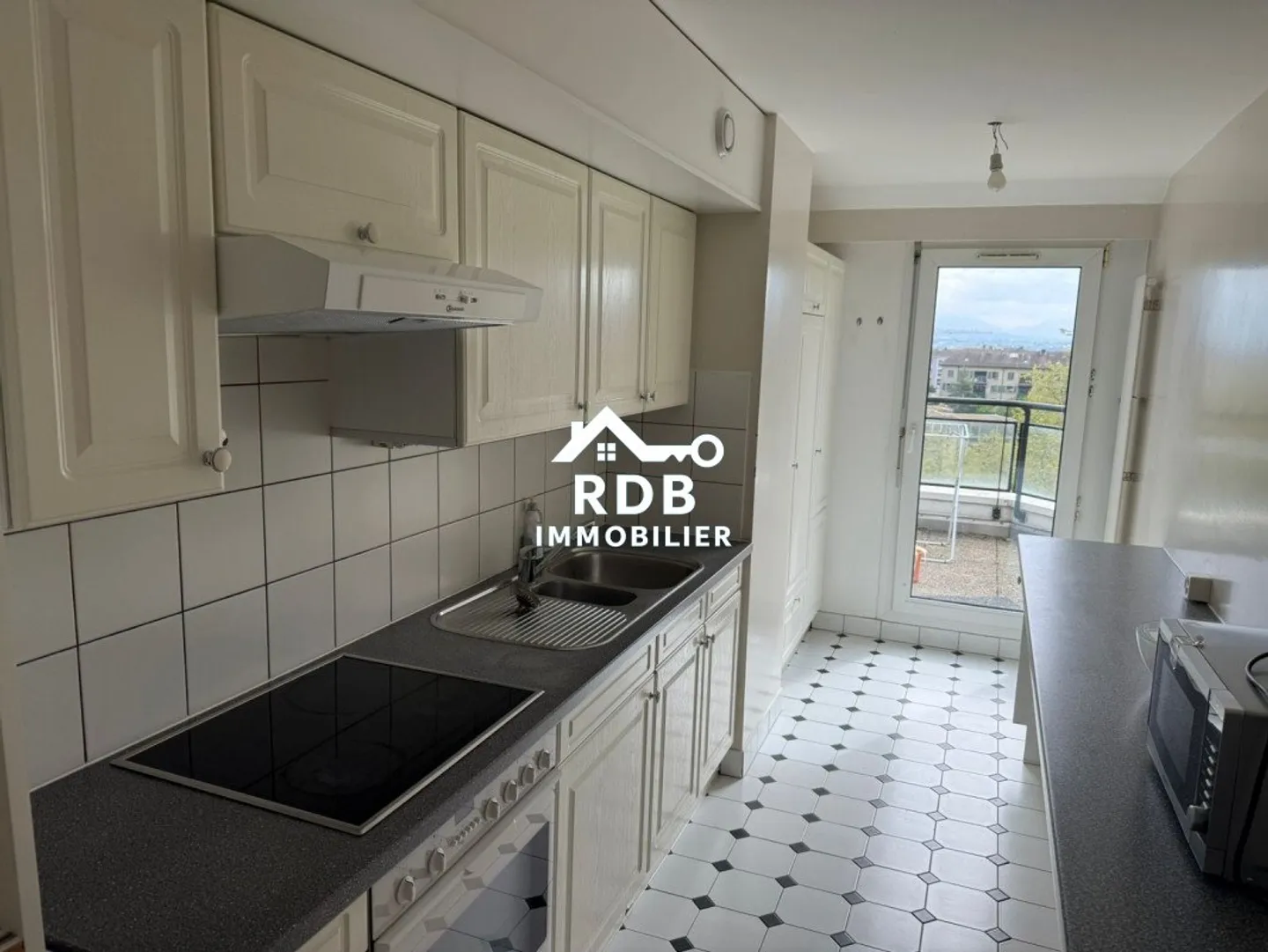 Appartement lumineux de 4,5 pièces - Photo 5 sur 12