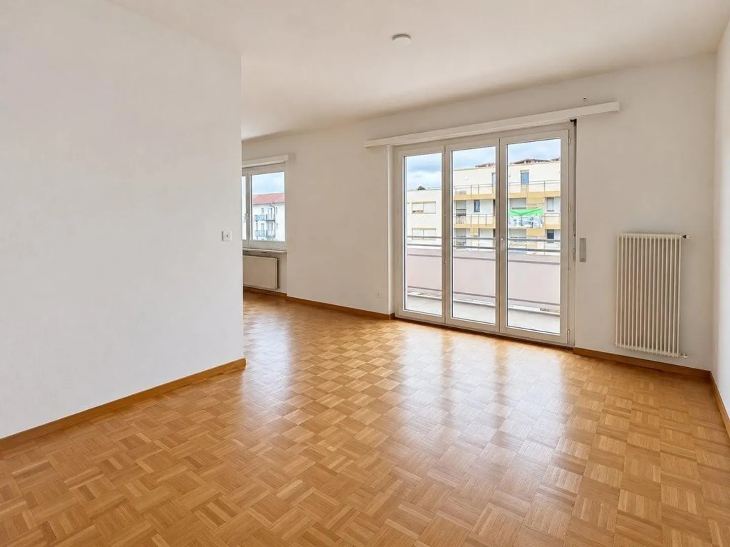 Point de vie central à Biel/Bienne : Appartement lumineux de 3,5 pièces - Photo 3 sur 8