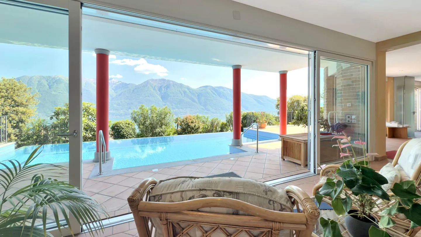 Villa di Lusso con Vista Lago - Foto 13 di 17