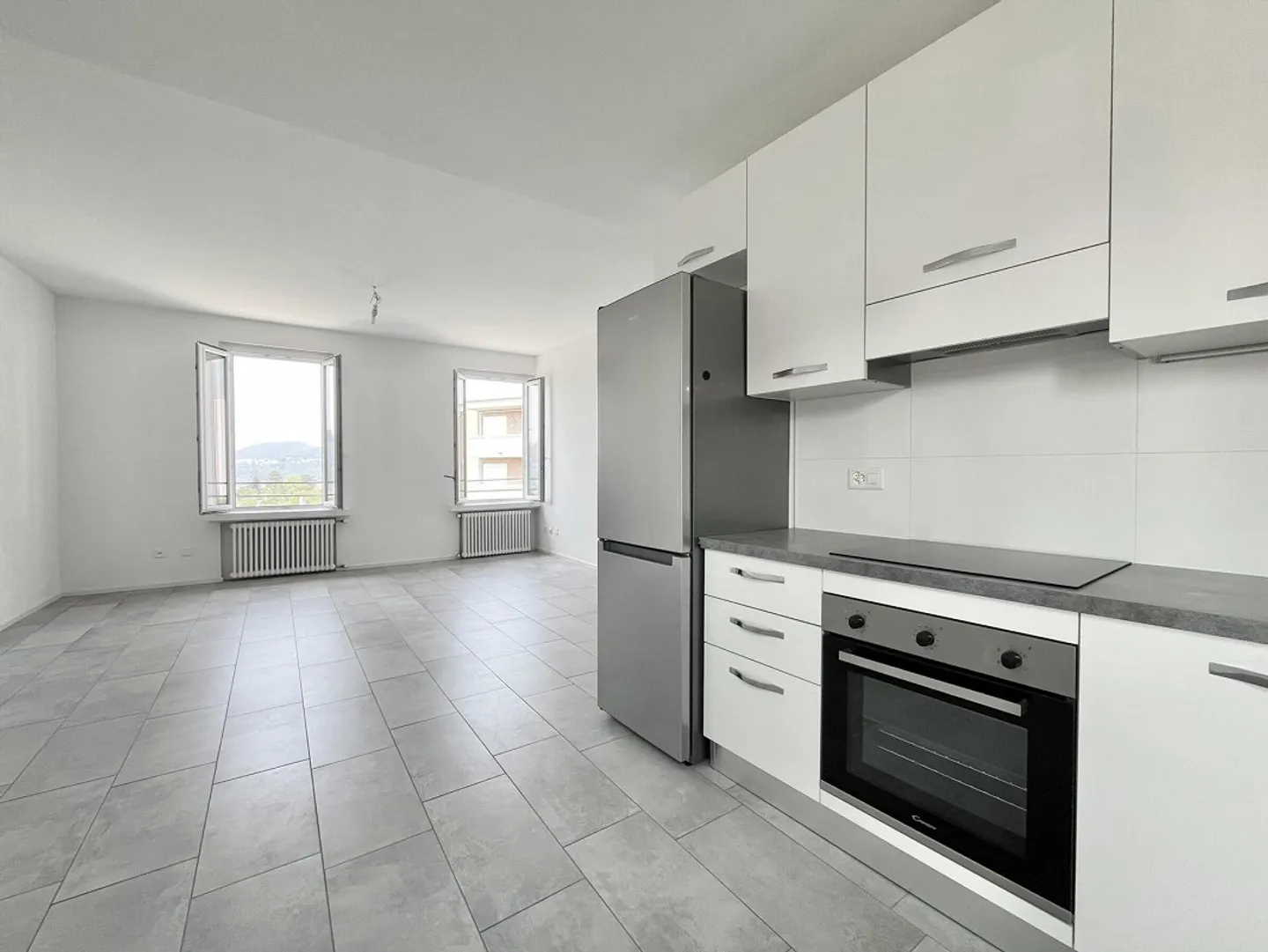 3.5 ZIMMER RENOVIERT IM OBEREN STOCK IN MORBIO INFERIORE - Foto 1 von 9