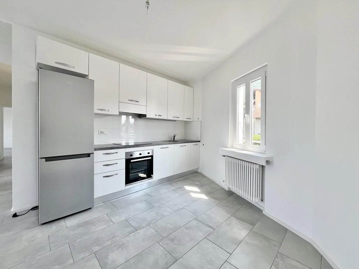 3.5 ZIMMER RENOVIERT IM OBEREN STOCK IN MORBIO INFERIORE - Foto 3 von 9