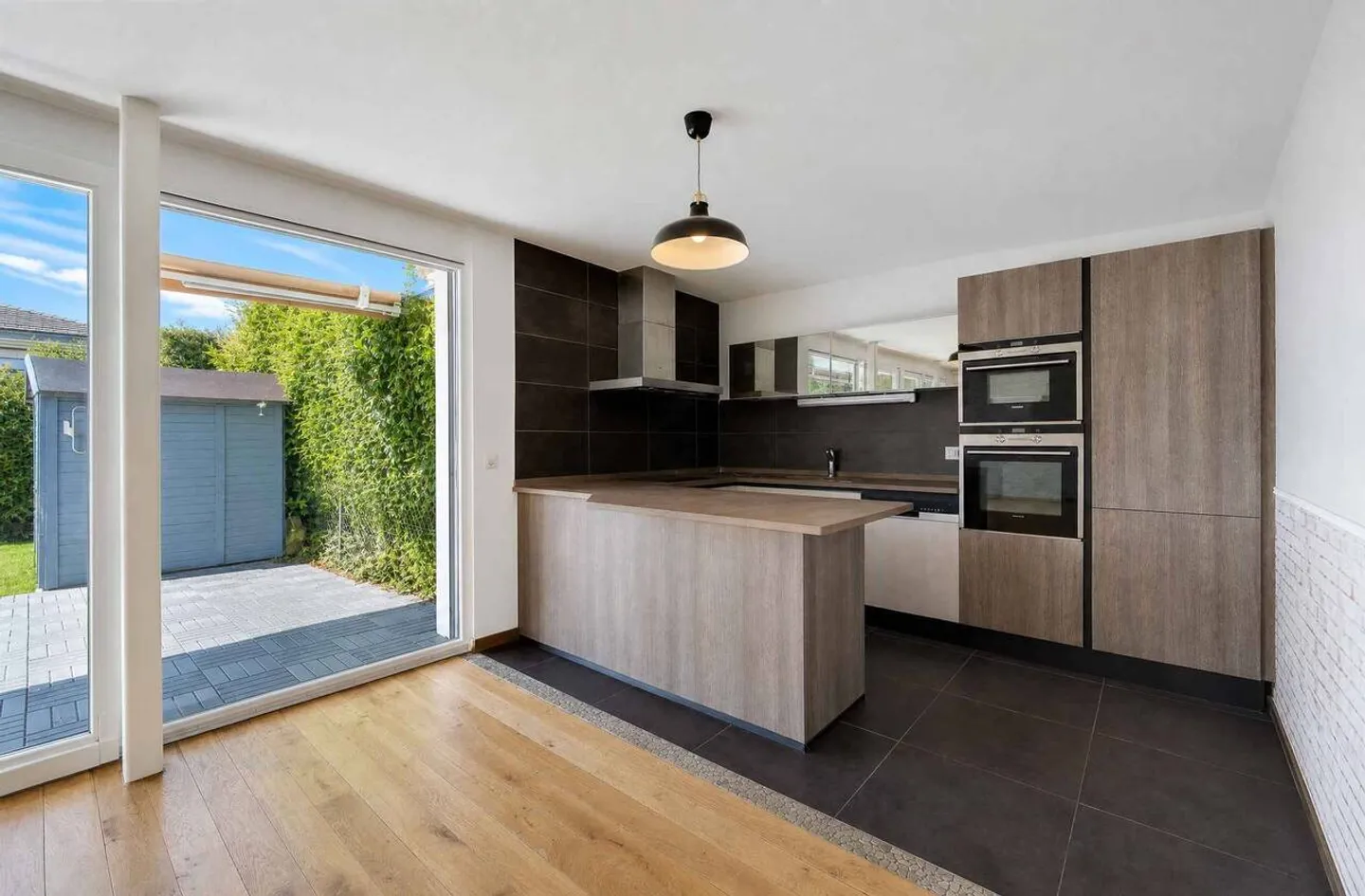 4,5-Zimmer-Duplex mit Terrasse und Garten - Foto 4 von 12