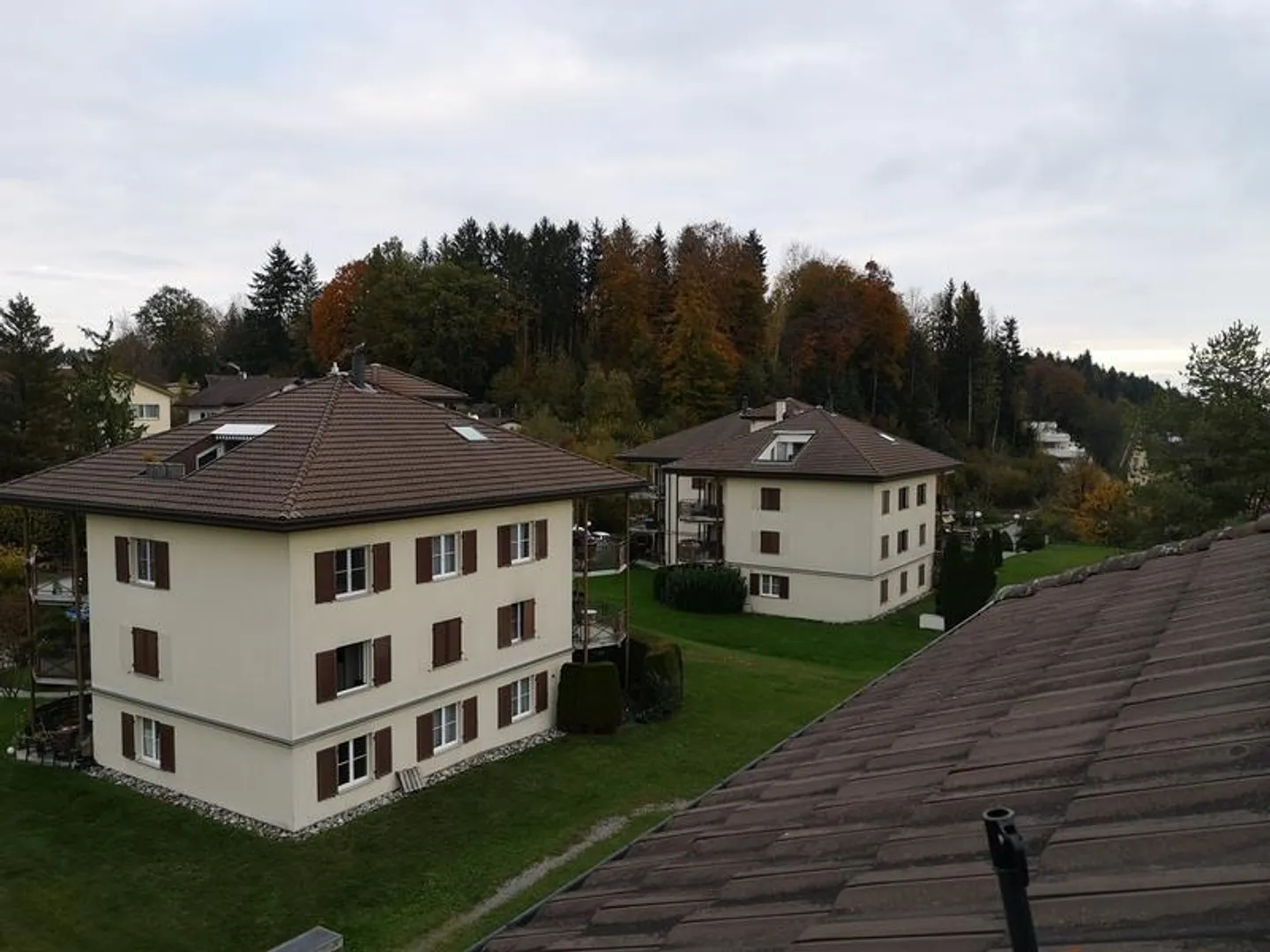 Appartamento mansardato di 3 stanze in una posizione tranquilla - Foto 1 di 7