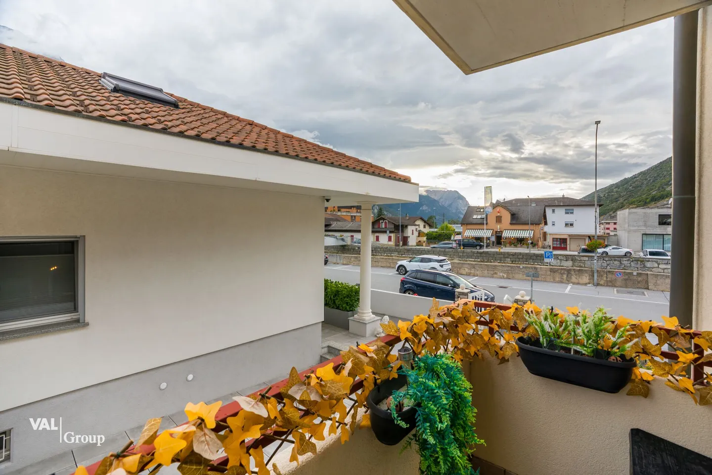 Sanierte Wohnung in einem Zweifamilienhaus an zentraler, sonniger und ruhiger Lage - Photo 12 of 15