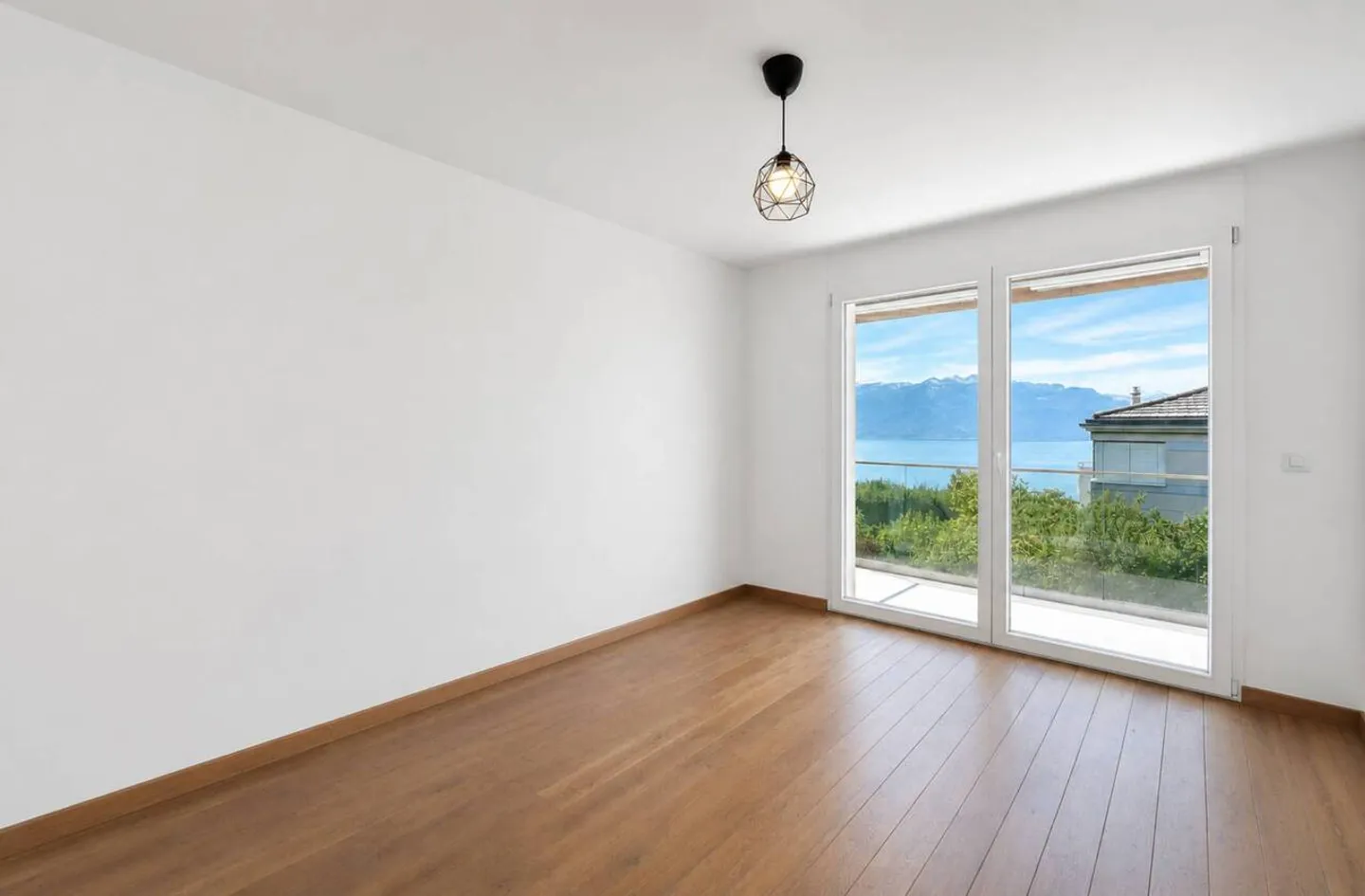 4,5-Zimmer-Duplex mit Terrasse und Garten - Foto 8 von 12