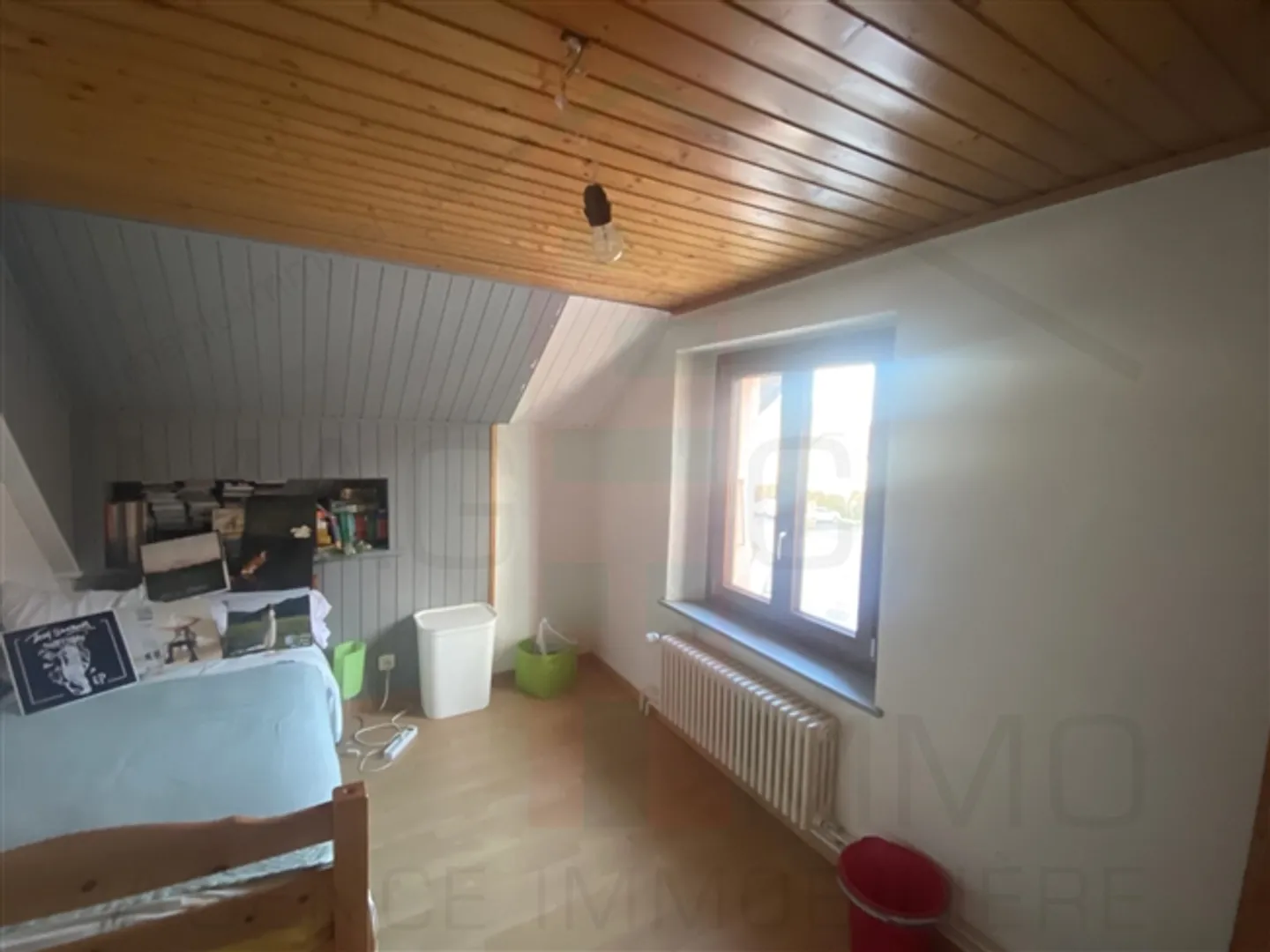 Bâtiment au centre du village de Courgenay - Photo 4 sur 19