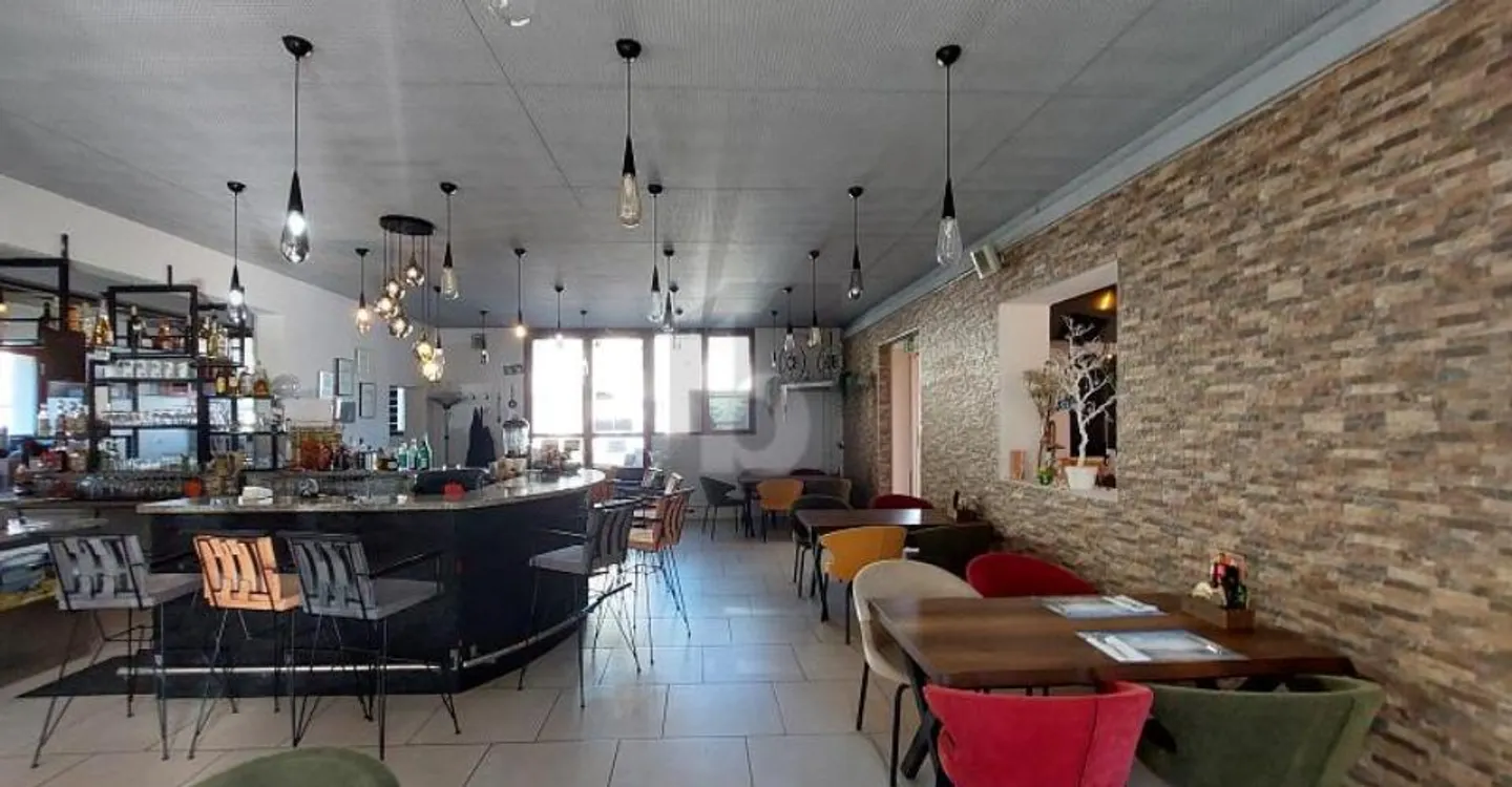 Rénové avec style avec terrasse dans un emplacement central ! - Photo 2 sur 5
