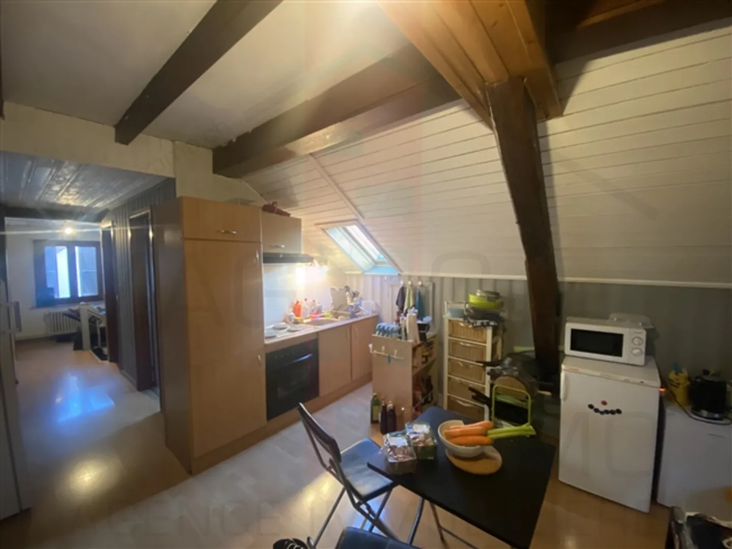 Bâtiment au centre du village de Courgenay - Photo 7 sur 19