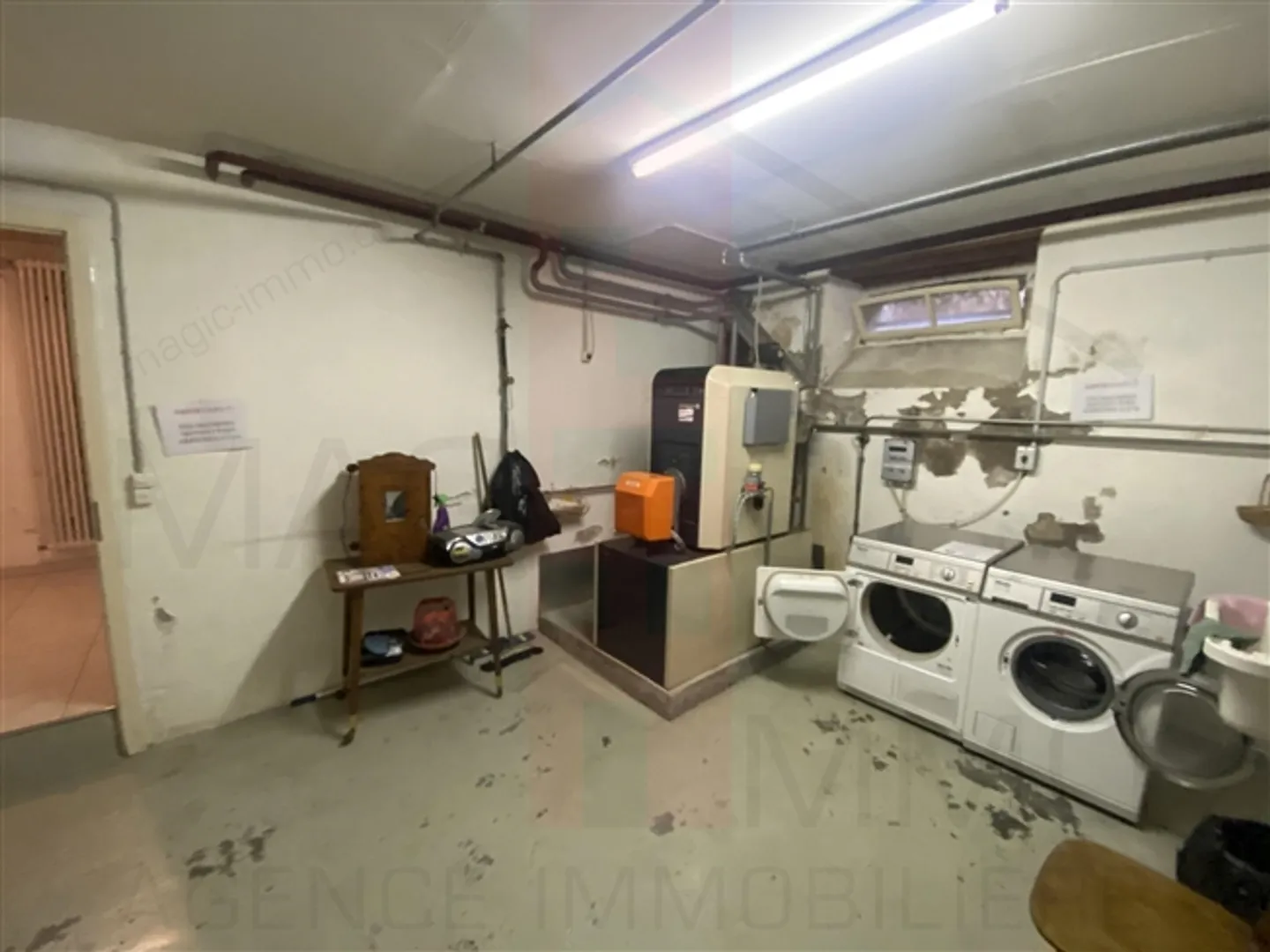 Bâtiment au centre du village de Courgenay - Photo 10 sur 19