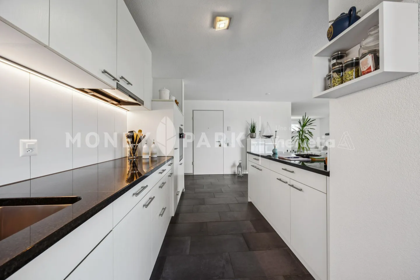Beautiful 4.5-room apartment with balcony - Photo 5 of 11