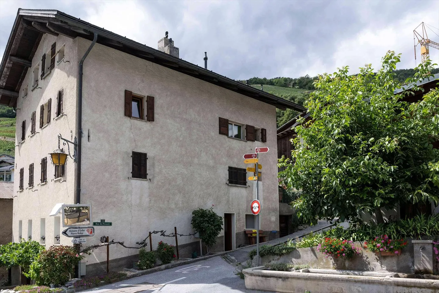 Charming 3.5 Apartment in Corin, Crans-Montana - Photo 1 of 13