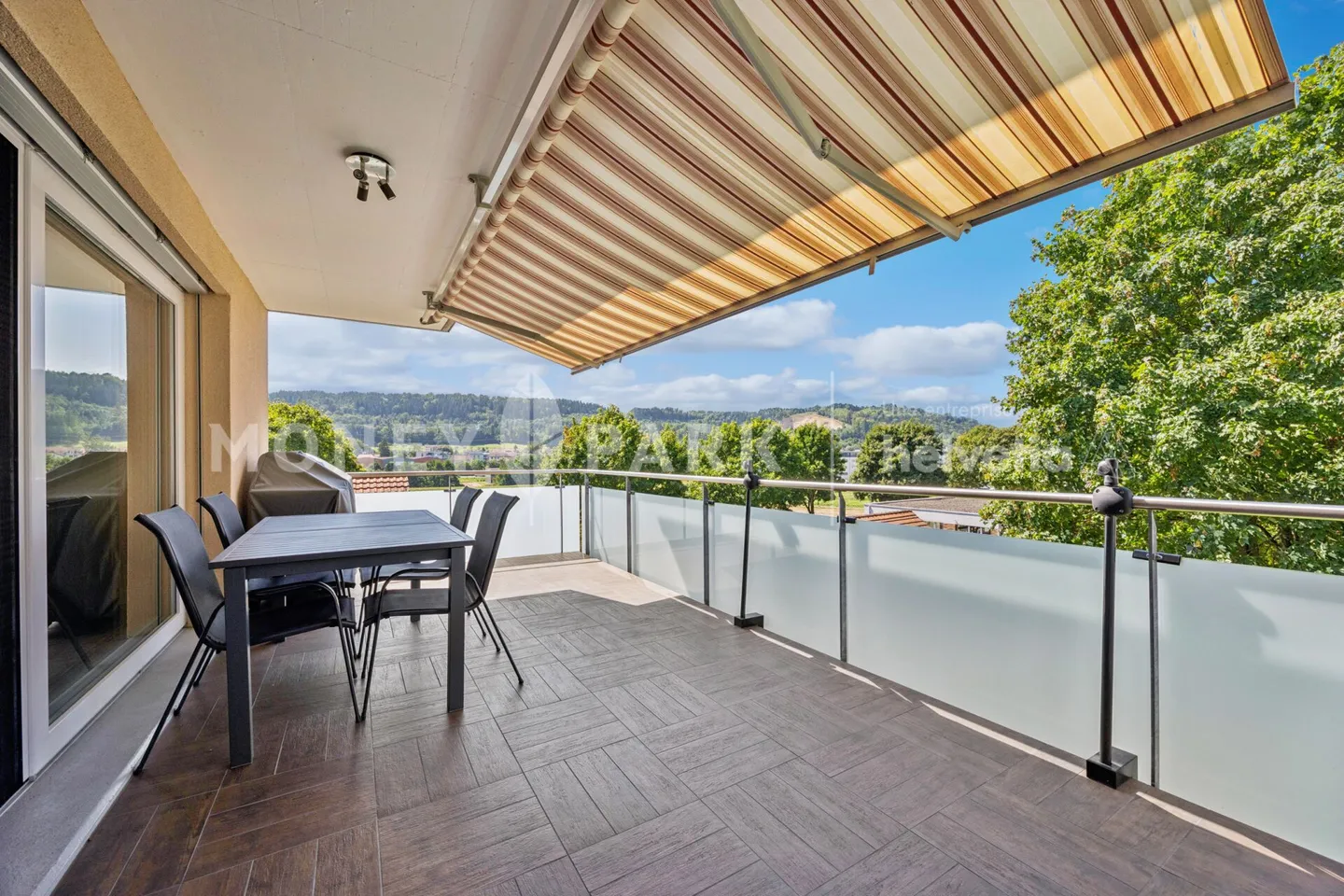 Beautiful 4.5-room apartment with balcony - Photo 10 of 11